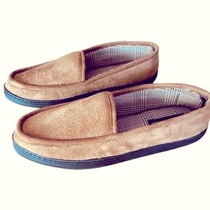 NEW Perry Ellis Portfolio microsuede moccasin slipper. Men’s L (9 1/2 - 10 1/2)